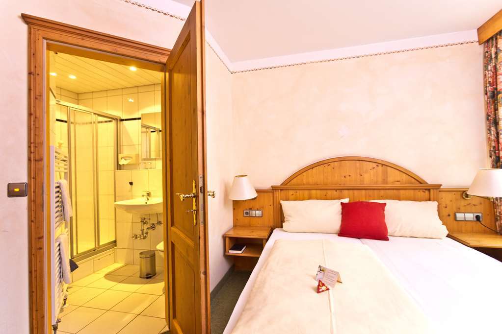 Akzent Hotel Krone Хельмштадт Экстерьер фото