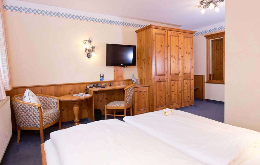Akzent Hotel Krone Хельмштадт Экстерьер фото