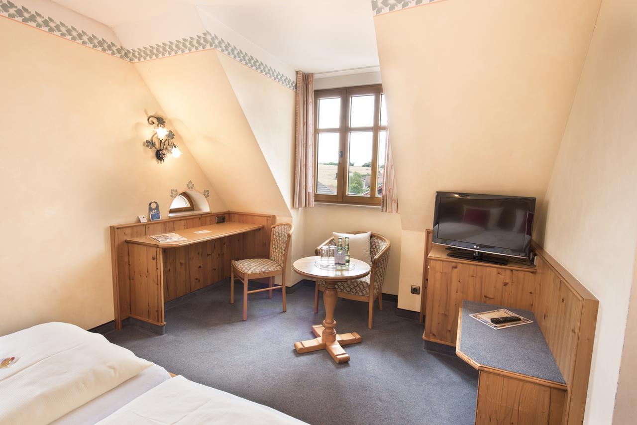 Akzent Hotel Krone Хельмштадт Экстерьер фото