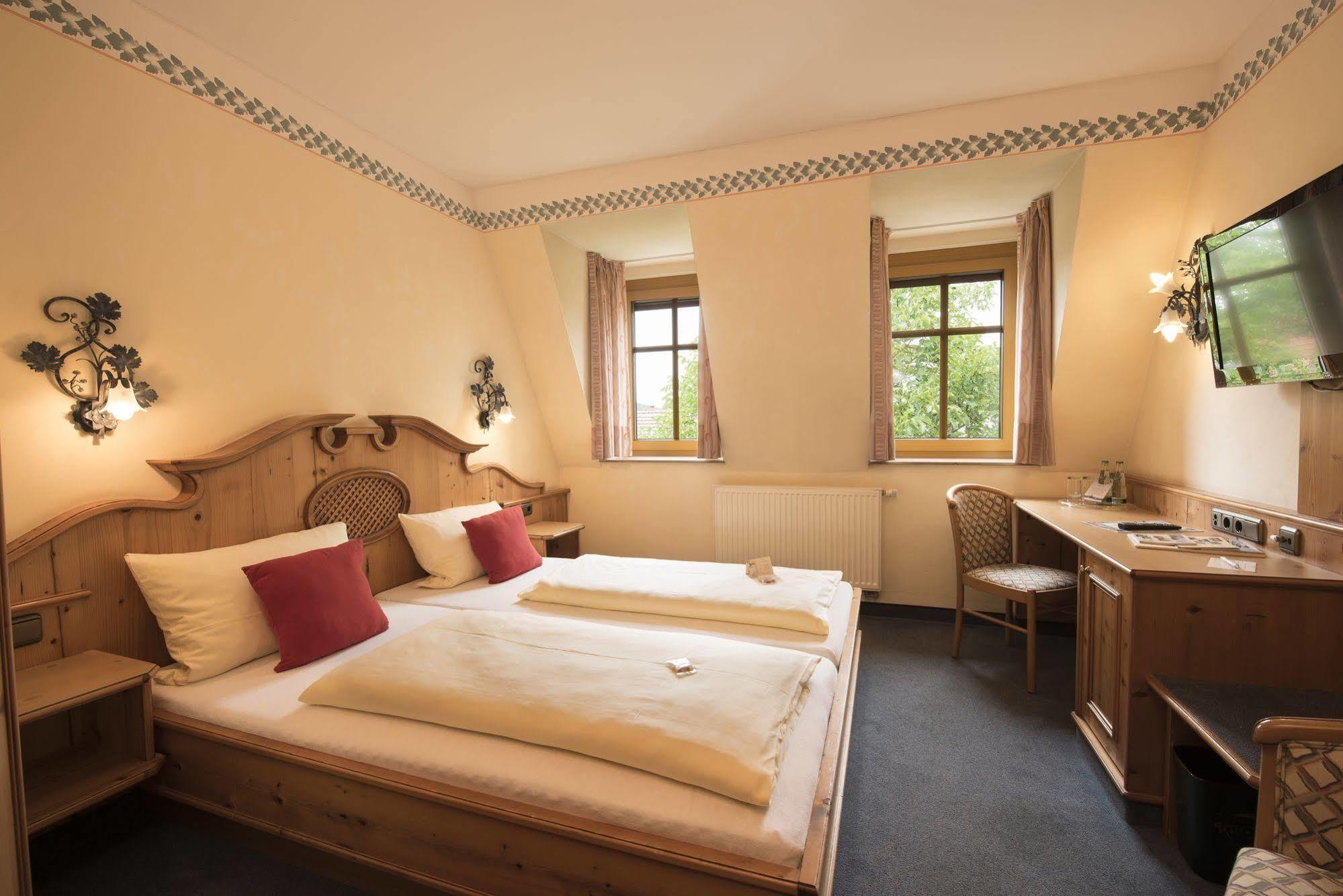 Akzent Hotel Krone Хельмштадт Экстерьер фото