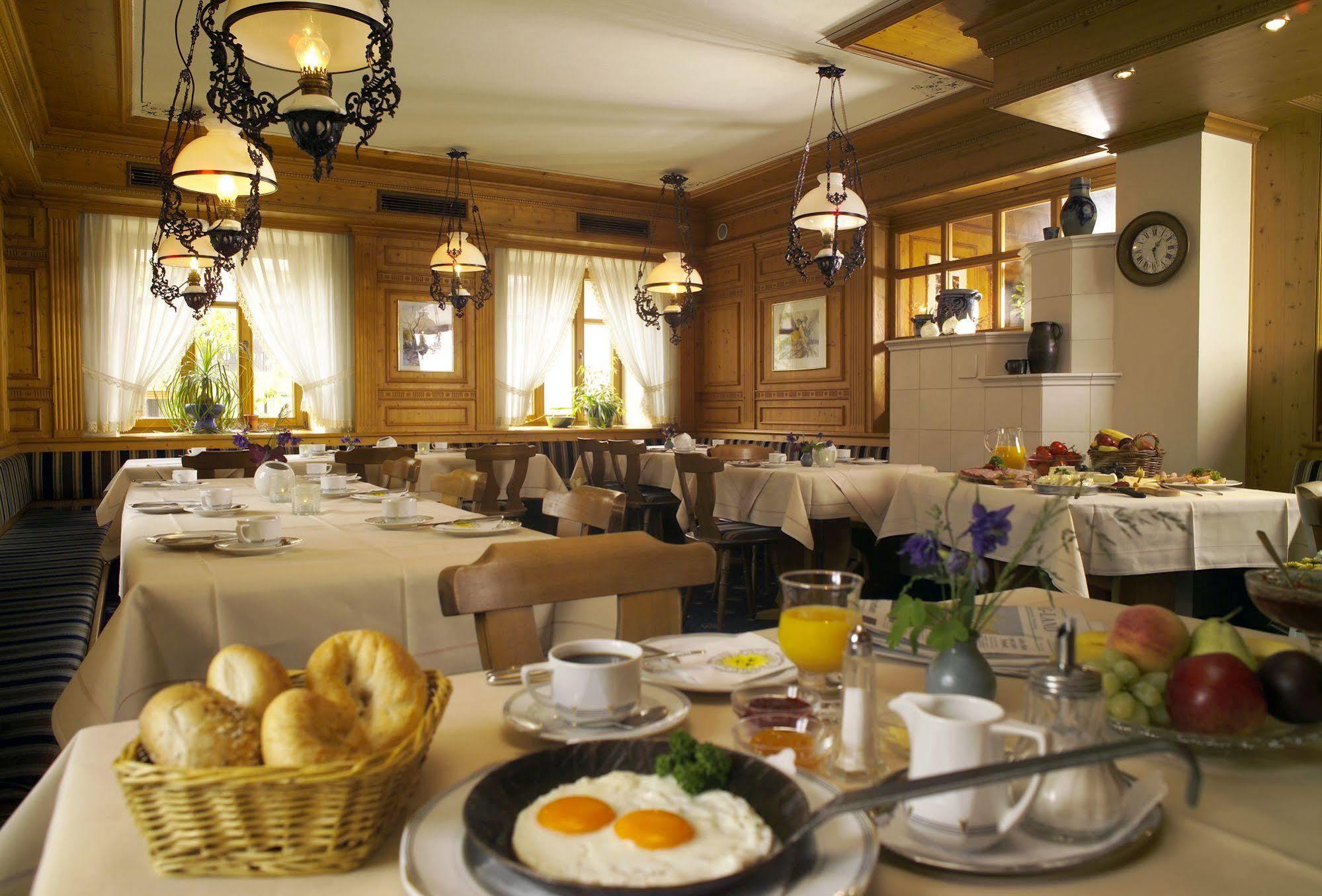 Akzent Hotel Krone Хельмштадт Экстерьер фото