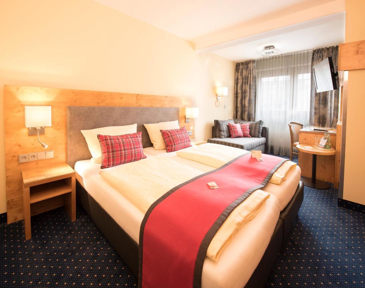 Akzent Hotel Krone Хельмштадт Экстерьер фото